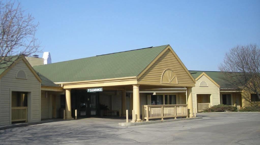 Travelodge By Wyndham Appleton Exterior foto